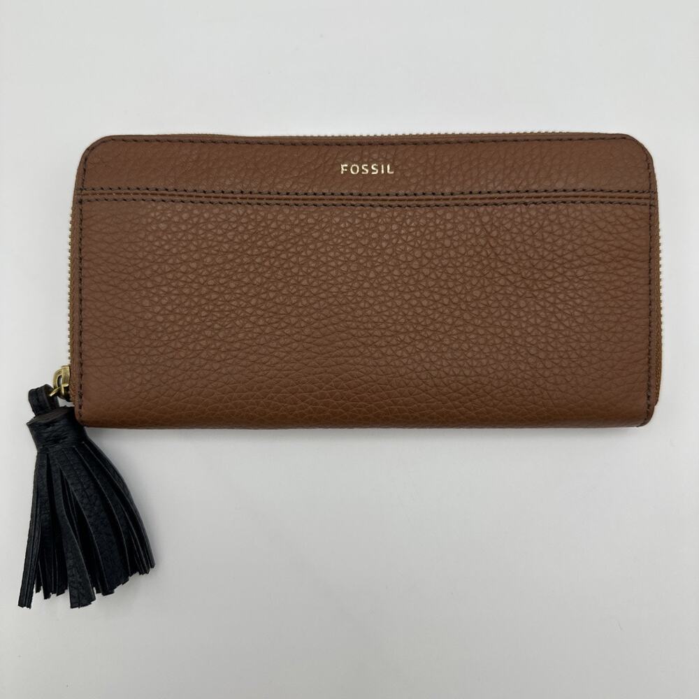NWOT FOSSIL Tara Zip Around Tassel Clutch Leather Wallet Medium Brown